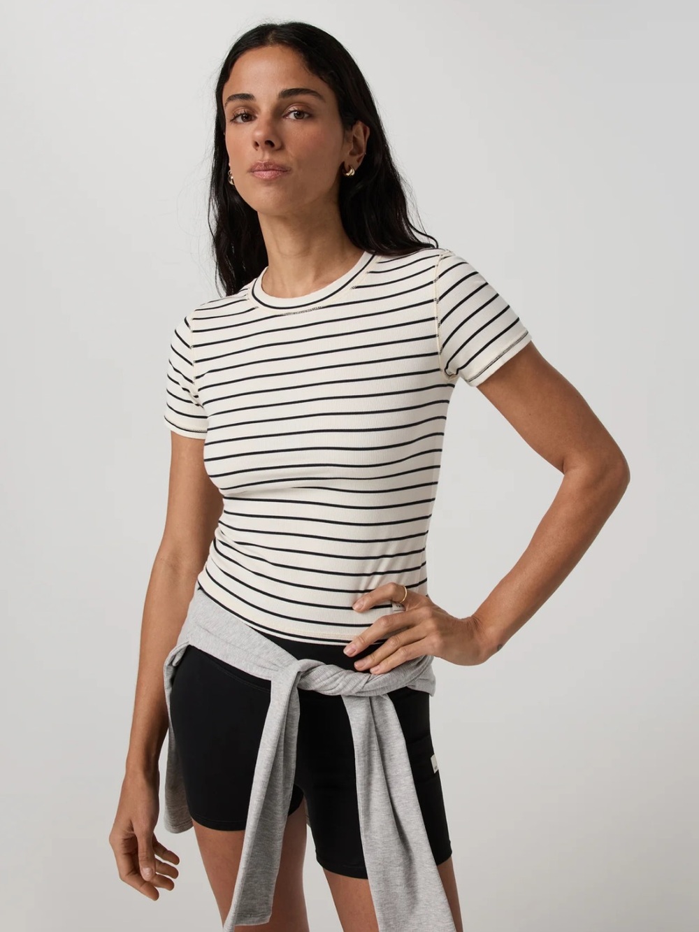 nwt vuori pose fitted tee